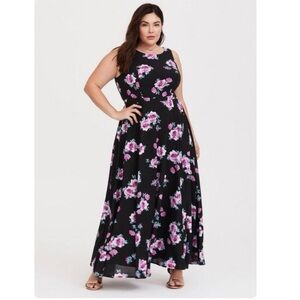 TORRID Beautiful High Neck Rose Print Dress 🖤🩷